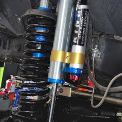 King 2.5 Adjustable Shocks Jeep JK 3-5” Lift 