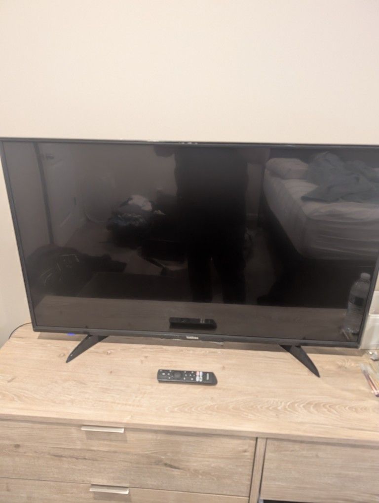 Toshiba TV 43 Inch Like New