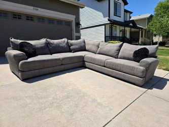 Like New Charcoal Gray 3 Piece Sectional Sofa