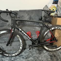 TREK DOMANE SL DI2 CARBON FIBER ROAD BIKE WITH REYNOLDS WHEEL SET!!!