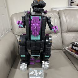 Transformers titan class trypticon