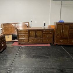 Beautiful Vintage Queen Bedroom Set 