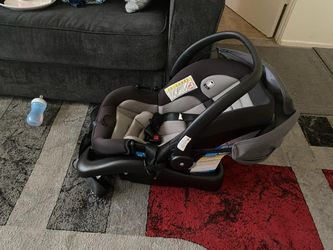 Porta bebé para carro