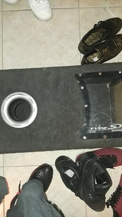 Alpine type s 10 inch sub in alpine box