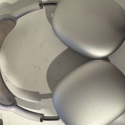 REAL AirPod  max Silver lighting 