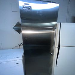 Stainless Steel Viking Commercial Refrigerator 