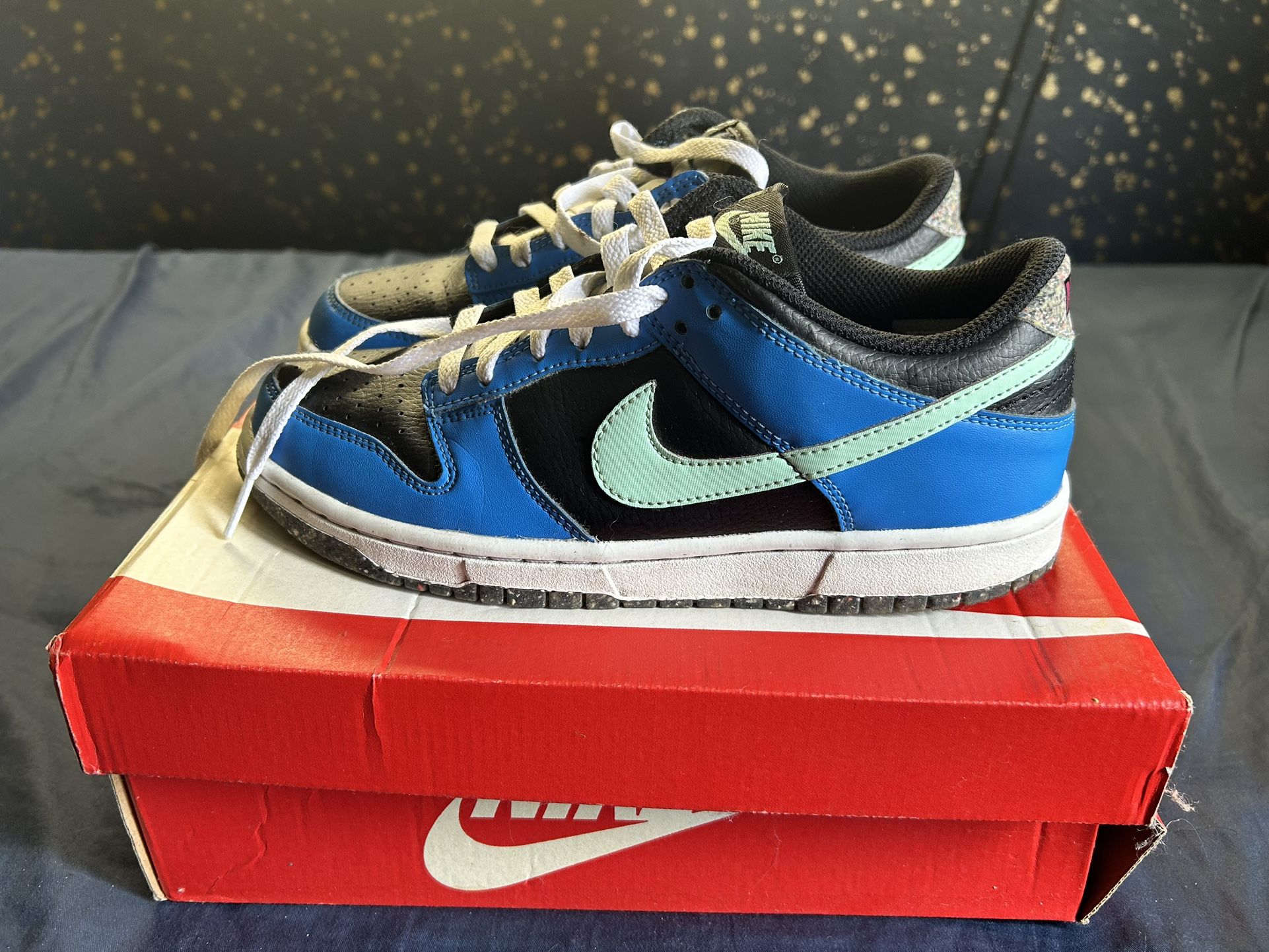 Dunk Low SE Size 6.5