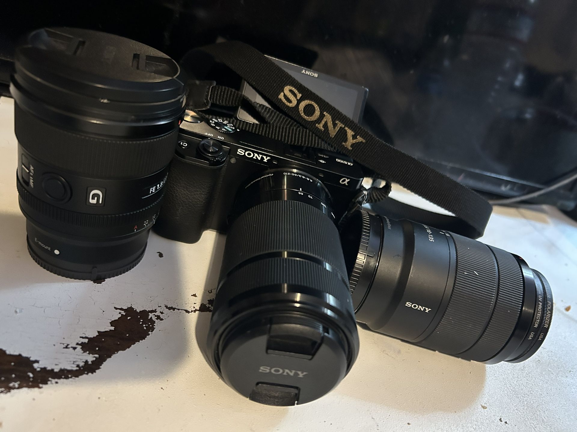 Sony A6100 Bundle