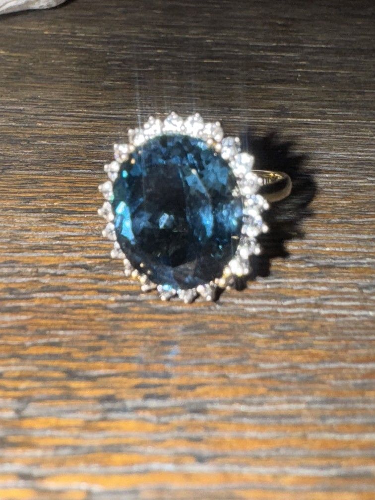 10kt Woman's Ring 