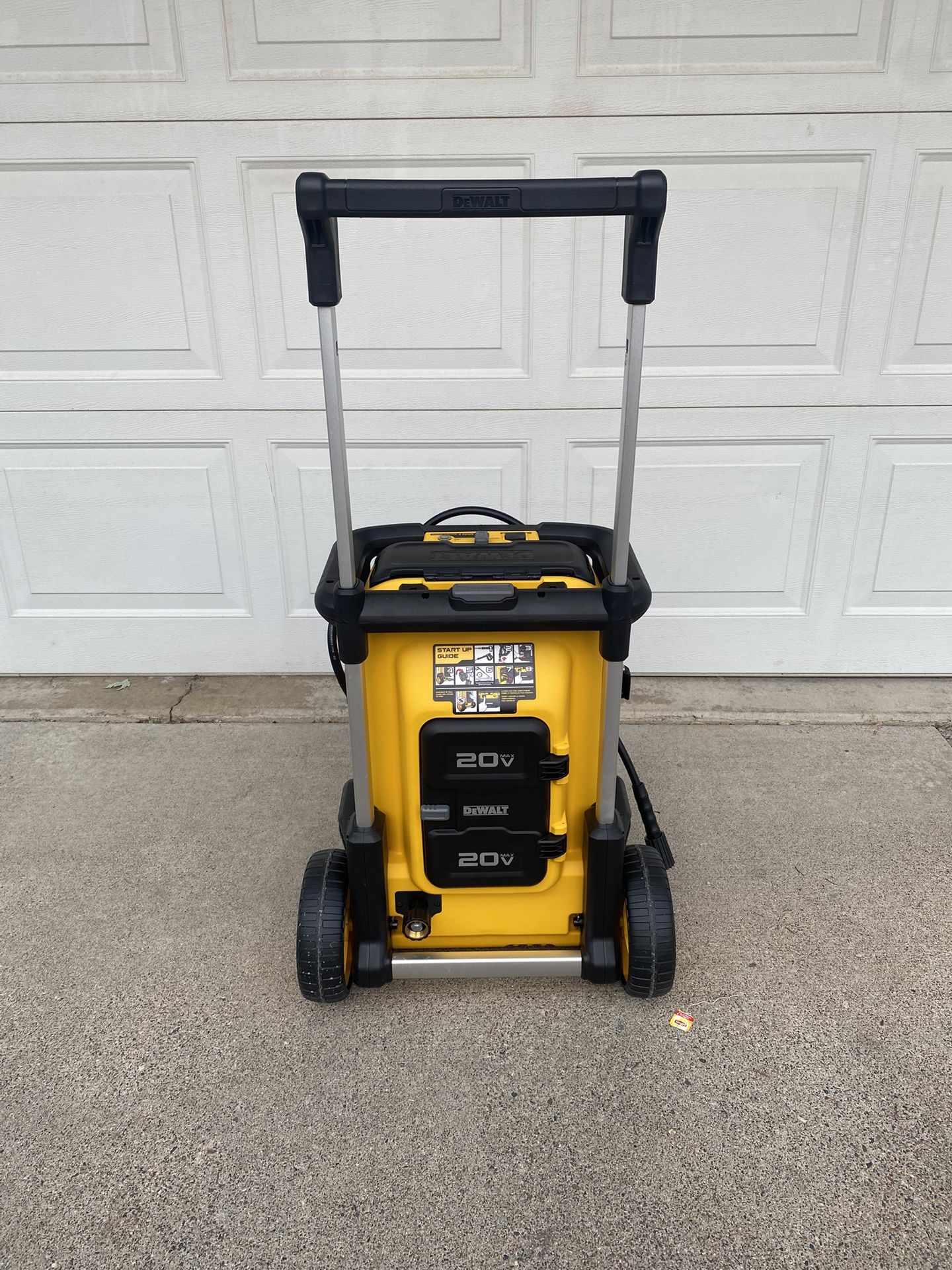 DEWALT 20V MAX 1600 PSI 1.2 GPM Battery Powered Cold Water Pressure Washer With 4 Spray Nozzles 12.0 Ah Kit