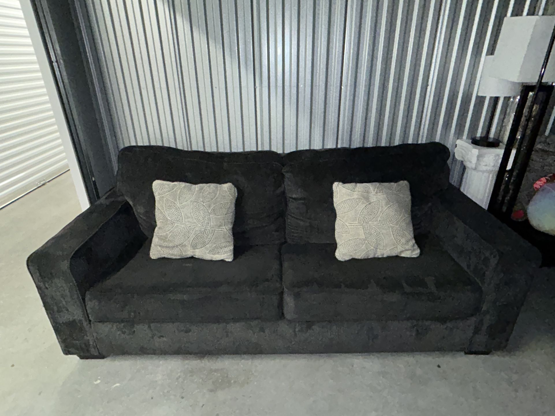 gray sofa/pull out couch