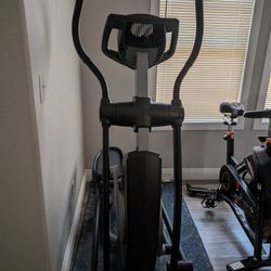 Pro Form XP 160 Elliptical for Sale in North Las Vegas NV OfferUp