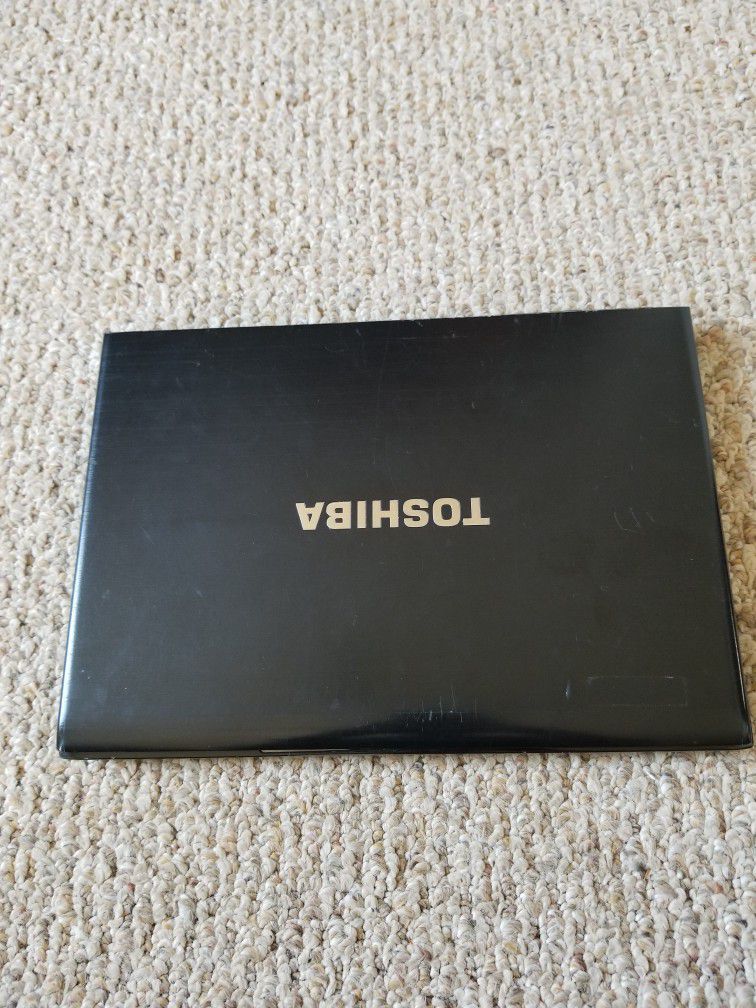  13 Inch Toshiba  Laptop! WITH WINDOWS 10