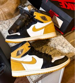 Wow 🤯!! 🔥 2018 AIR JORDAN 1 RETRO HIGH OG “YELLOW OCHRE” – BEST HAND IN THE GAME 🔥 !
