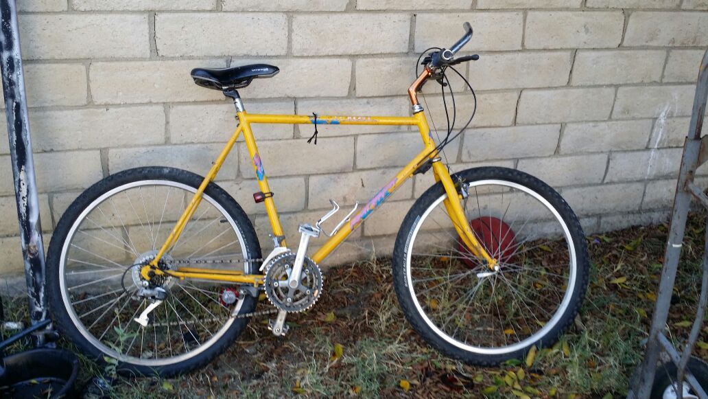 Specialized rockhopper 1986 vintage rear brakes under chainstay