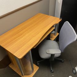 Desk With Chair 