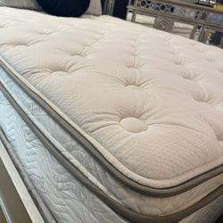 QUEEN PILLOW TOP BEAUTYREST MATTRESS