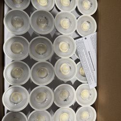 Product Name: LED Bulb Base: GU10 Model No.: GU10-6W CCT: 6500K Cool White Power: 6W Light Output: 480|m Voltage: AC110-130V Dimmable: NO Total 280 Li