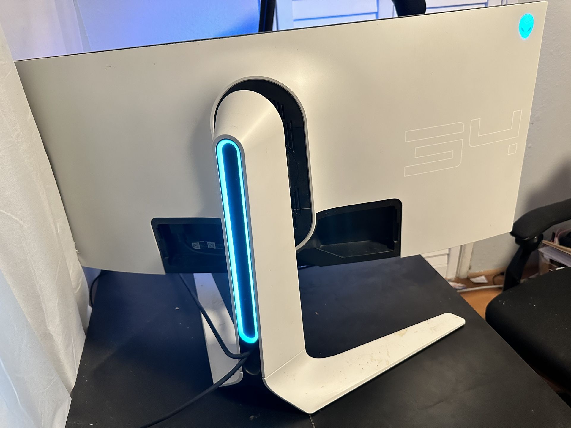 Alienware 34 Inch Curved Gaming Monitor- White