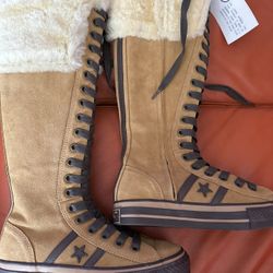 Girls Converse Boots Size3,5