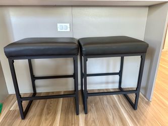 Set of 2 Black Counter Stools