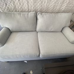 Matching Sofa & Loveseat 