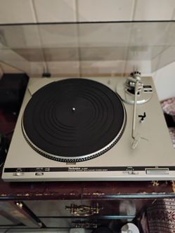 Vintage Technics SL-D202 Turntable