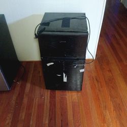 Mini Fridge 