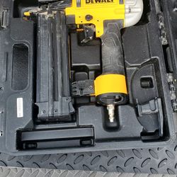 Guns Dewalt Nail