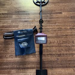Vintage White's Coinmaster Metal Detector
