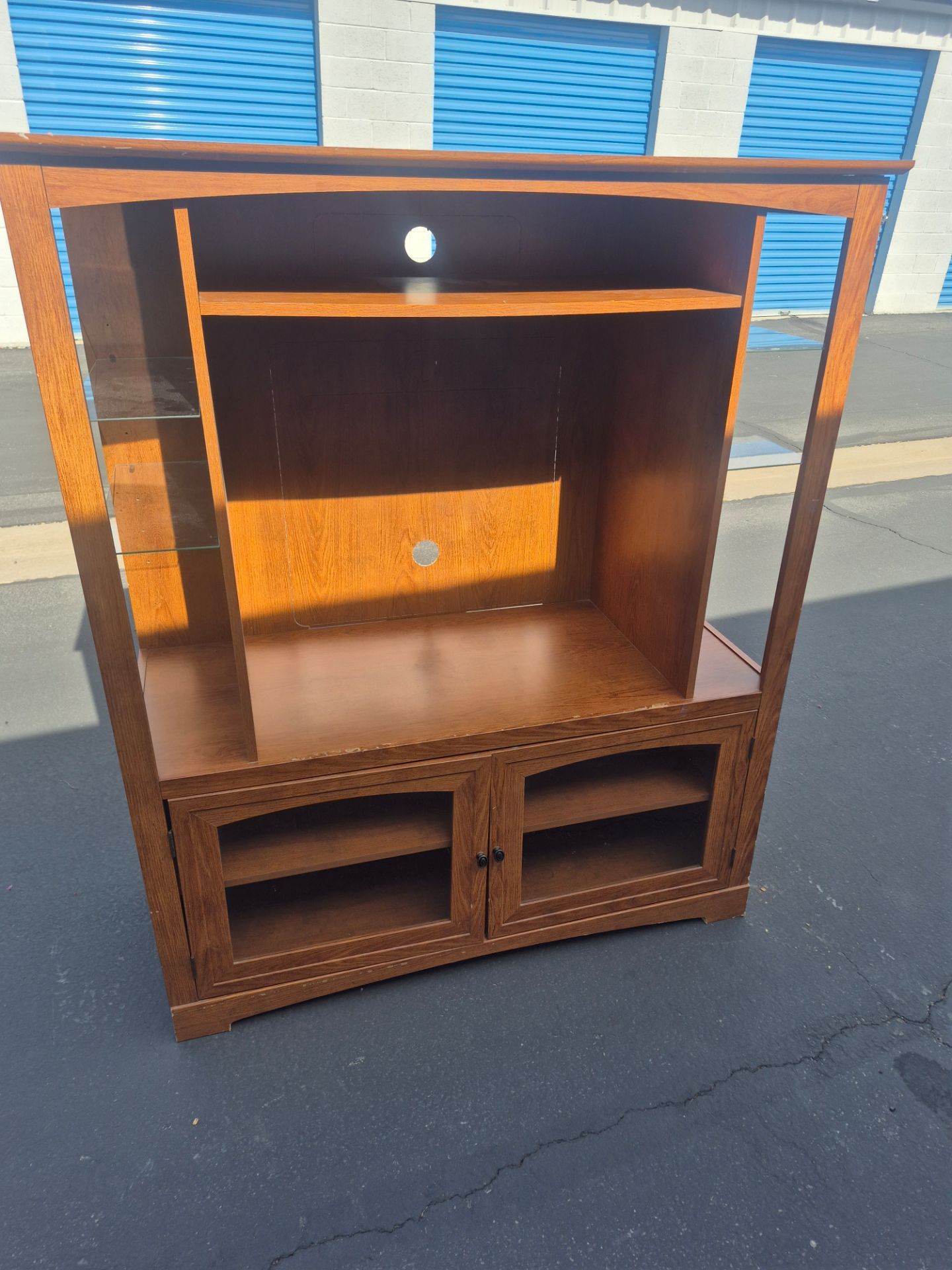 Entertainment center