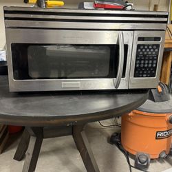 Fridgidaire Microwave 