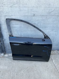 2015 - 2022 PORSCHE MACAN - FRONT RIGHT PASSENGER SIDE DOOR SHELL OEM