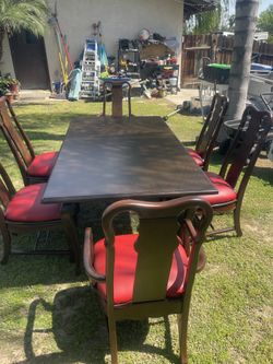 Vendo mesa completa con sus 6 Sillas en excelente condiciones