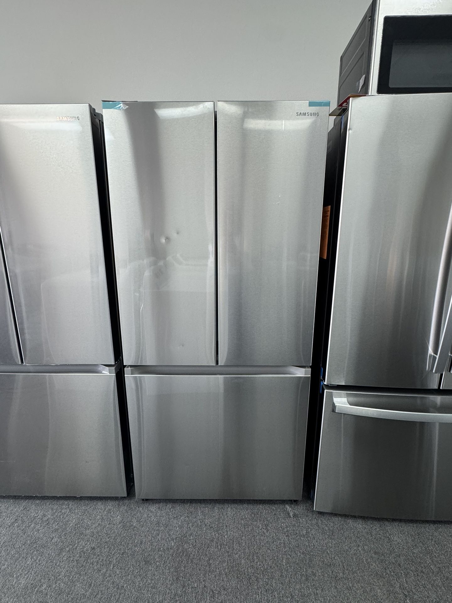 Refrigerator Stainless Steel 33”