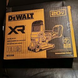 DEWALT 20 V MAX XR Body Grip Jig Saw