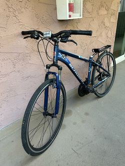 Schwinn Trail Way Hybrid Bike (Selling as-is/ needs repair) OBO