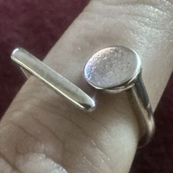 Vintage STERLING SILVER CONTEMPORARY UNIQUE RING- SZ7-8