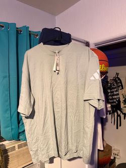 Adidas Men's T-Shirt Size XL