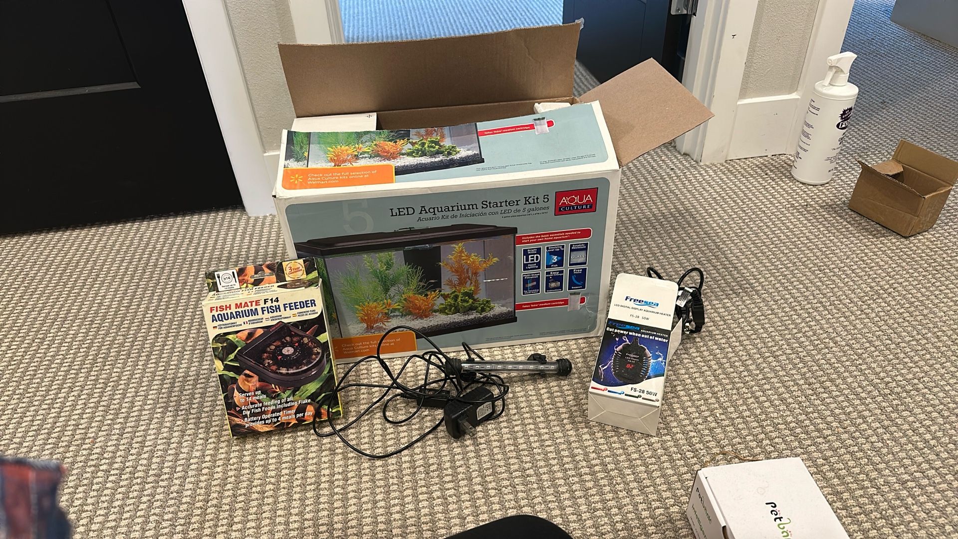 5 Gallon Aquarium Fish Tank With Extras 