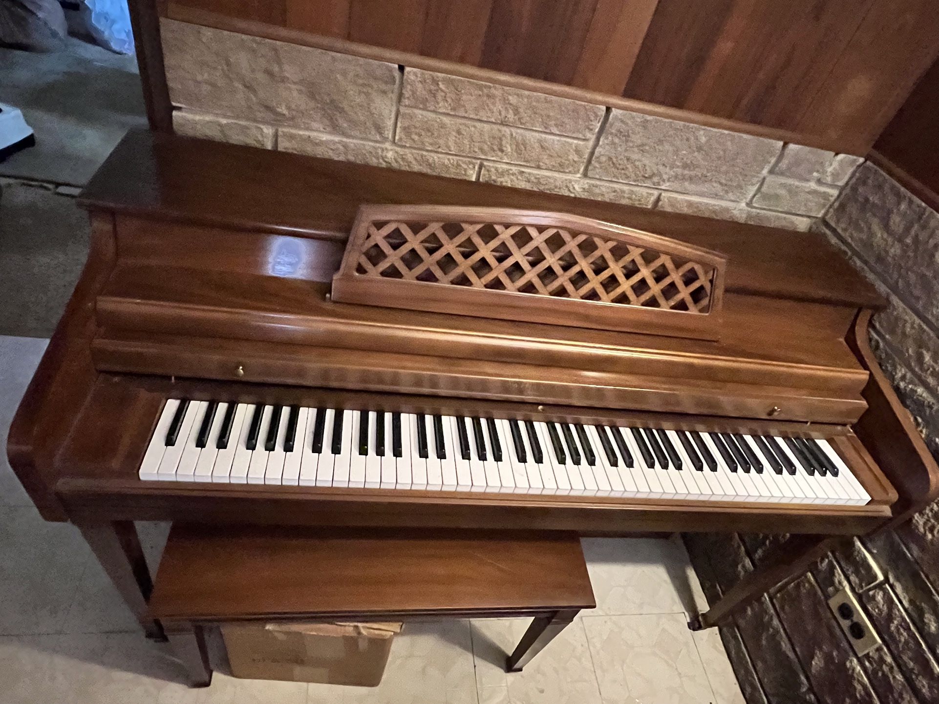 Whitney Full Size Piano