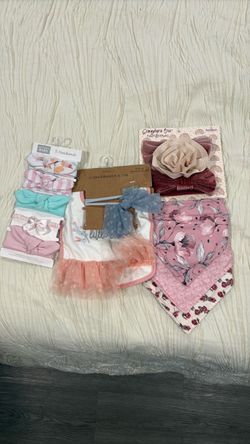 Nice Baby girls accessories. All for $10.