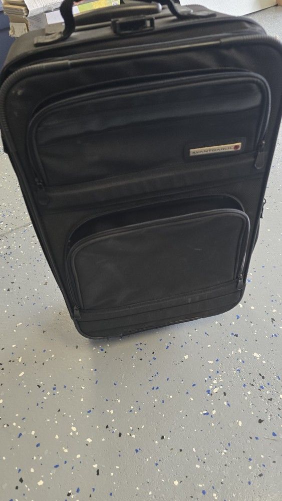 Luggage Carry On Size (22x15)