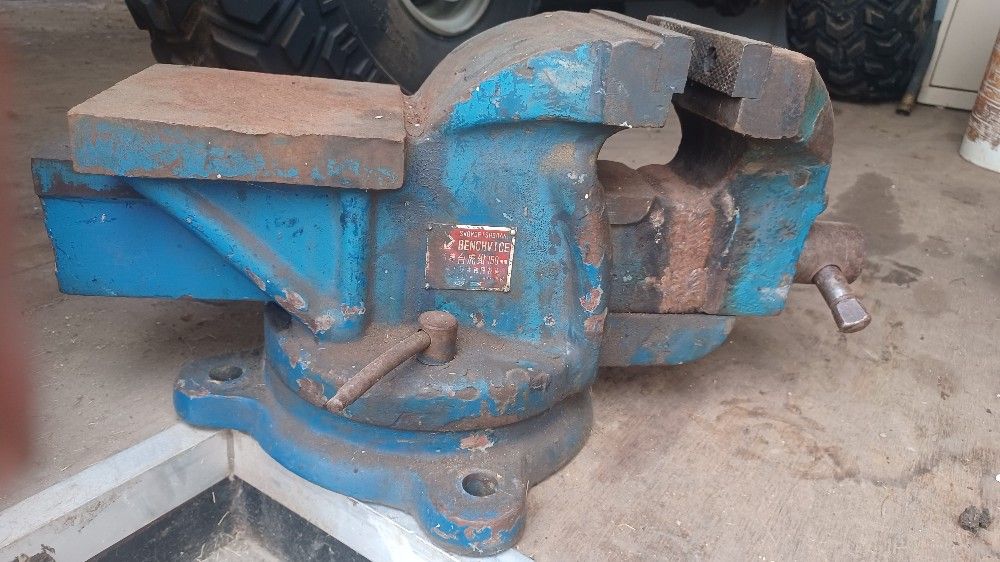 Bench Vise Heavy duty Swordfish Brand