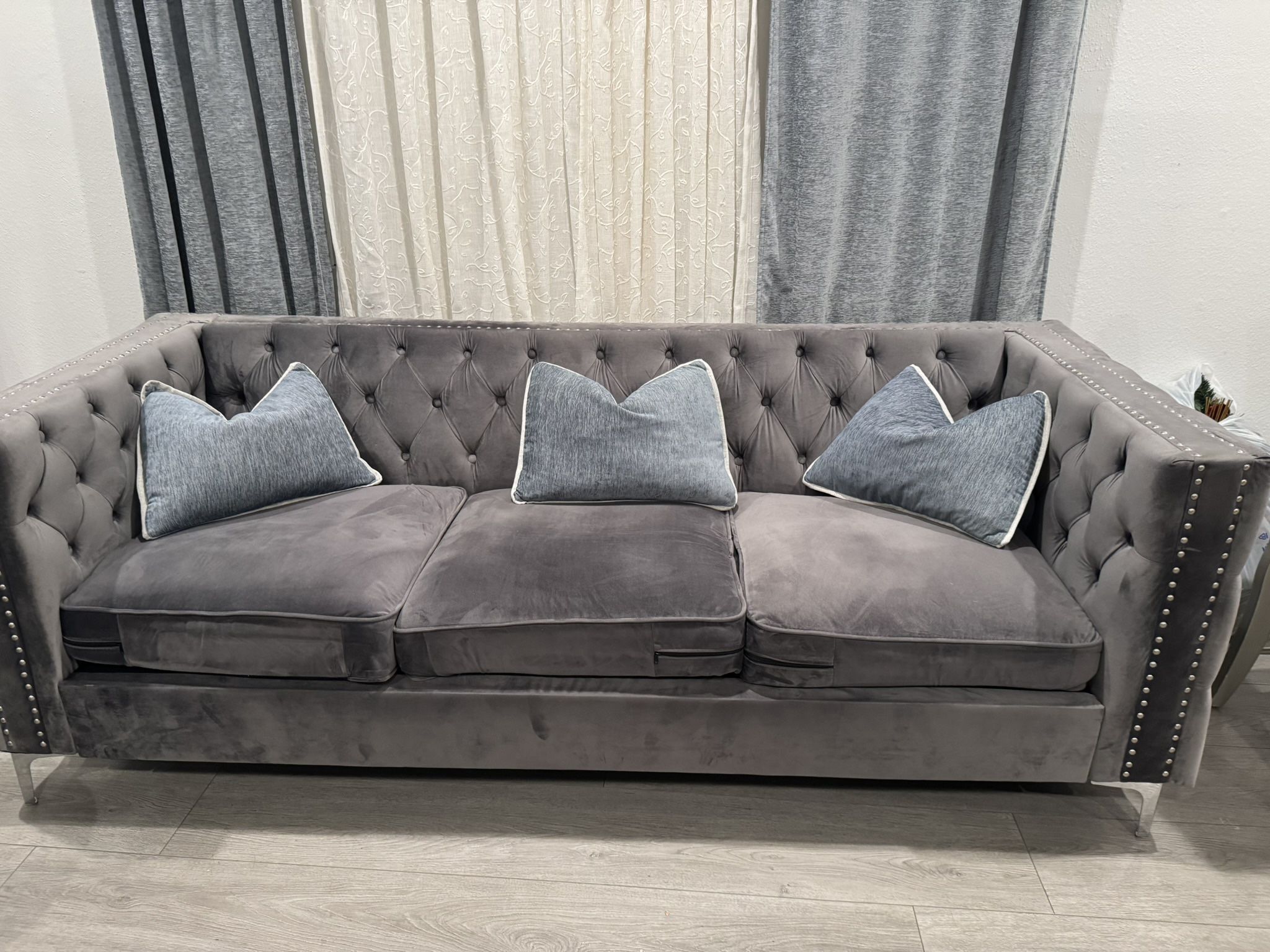 SOFA AND LOVESEAT SET