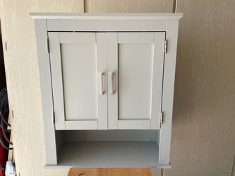Wall cabinet