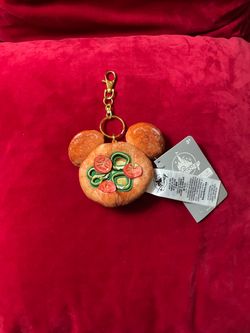 2026 Disney Parks Micukey’s Bakery Collection Pizza Bread Plush Keychain Charm