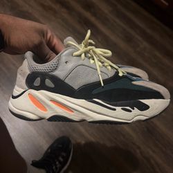 Adidas waverunner size 9