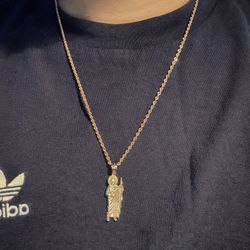 Gold Rope Chain And Pendant