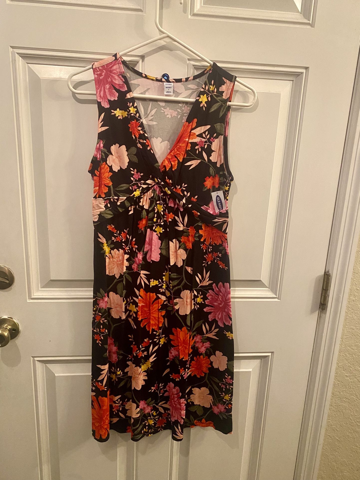 New Old Navy Black Floral Midi Dress